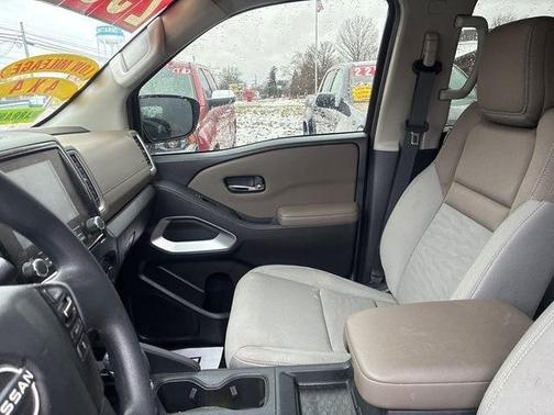 2022 Nissan Frontier SV