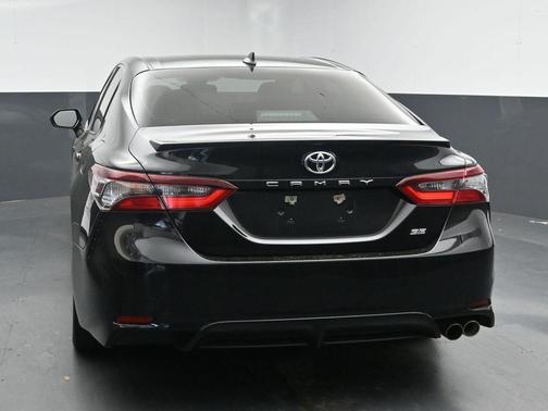 Midnight Black Metallic 2022 Toyota Camry SE