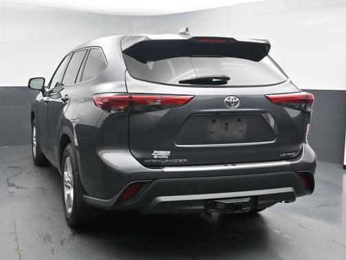 Magnetic Gray 2020 Toyota Highlander LE