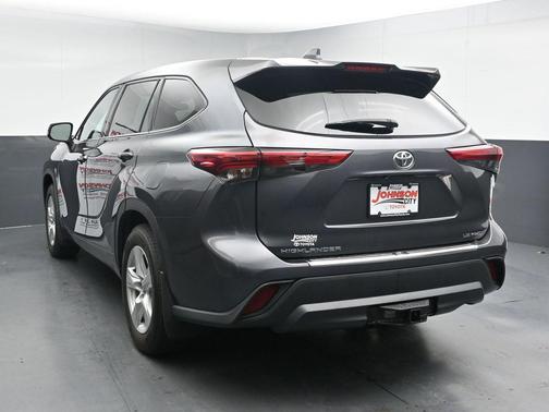 Magnetic Gray 2020 Toyota Highlander LE