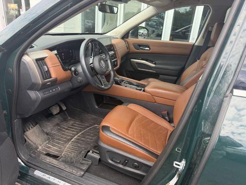 Obsidian Green Pearl 2023 Nissan Pathfinder Platinum 4WD
