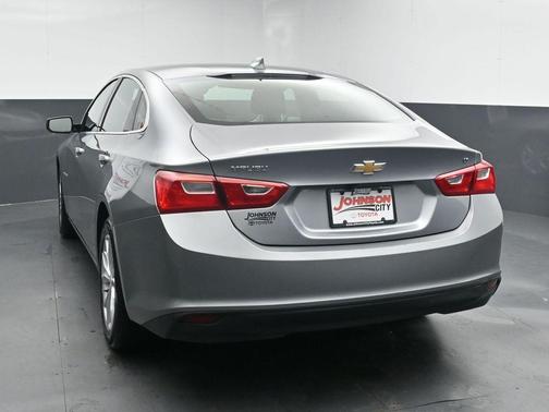 Sterling Gray Metallic 2023 Chevrolet Malibu FWD 1LT