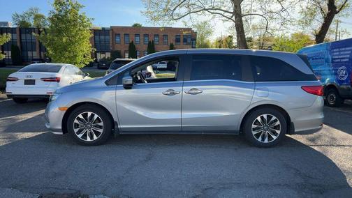 Lunar Silver Metallic 2024 Honda Odyssey EX-L