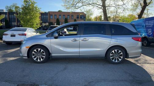 Lunar Silver Metallic 2024 Honda Odyssey EX-L