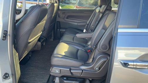 Lunar Silver Metallic 2024 Honda Odyssey EX-L
