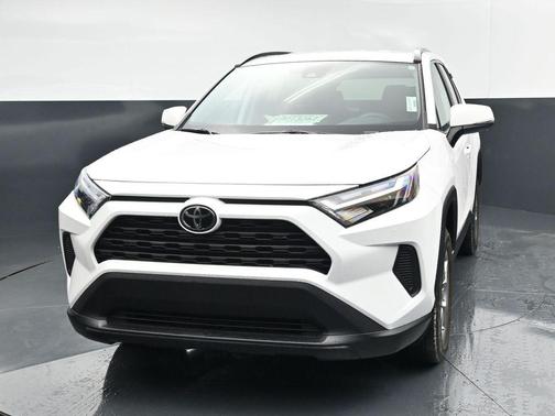 Ice Cap 2023 Toyota RAV4 XLE