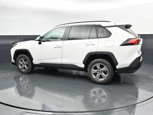 Ice Cap 2023 Toyota RAV4 XLE