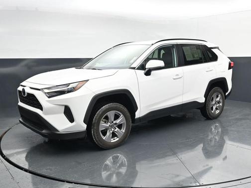 Ice Cap 2023 Toyota RAV4 XLE
