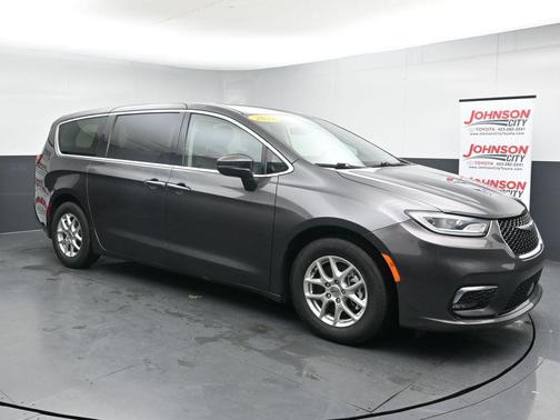 Granite Crystal Metallic Clearcoat 2023 Chrysler Pacifica Touring L