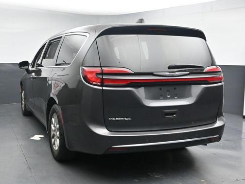 Granite Crystal Metallic Clearcoat 2023 Chrysler Pacifica Touring L