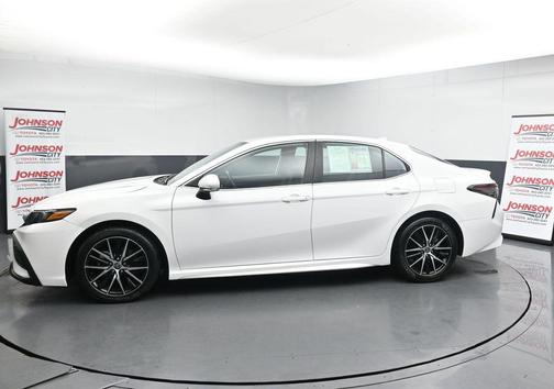 Ice Cap 2023 Toyota Camry SE