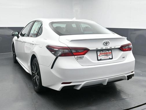Ice Cap 2023 Toyota Camry SE