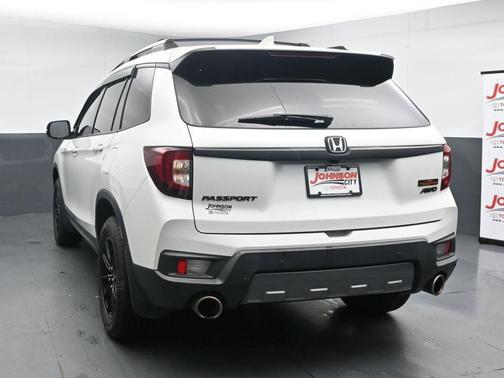 Platinum White Pearl 2022 Honda Passport AWD TrailSport