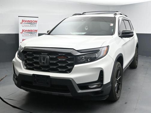 Platinum White Pearl 2022 Honda Passport AWD TrailSport