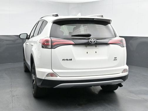 2016 Toyota RAV4 SE