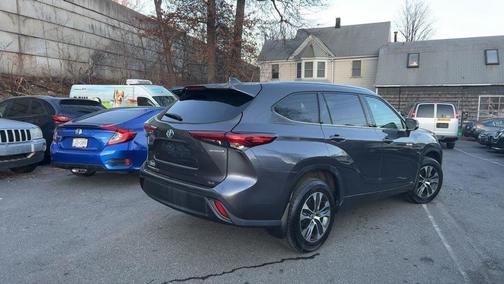 2021 Toyota Highlander Hybrid XLE