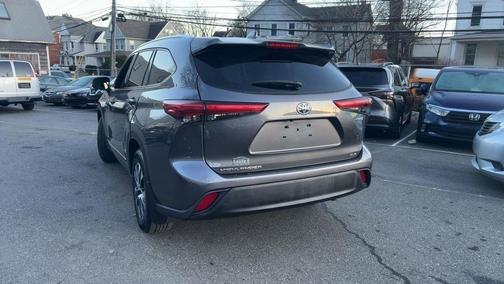 2021 Toyota Highlander Hybrid XLE