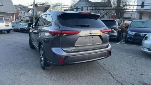 2021 Toyota Highlander Hybrid XLE