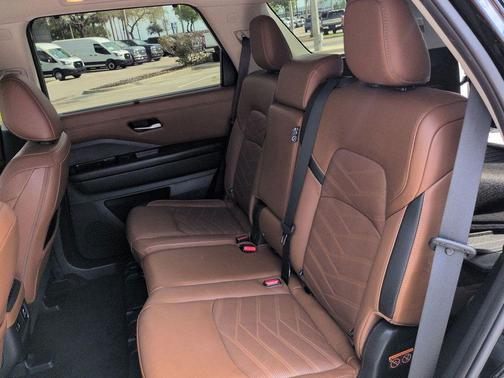 Super Black 2023 Nissan Pathfinder Platinum 4WD