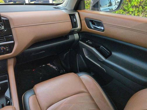 Super Black 2023 Nissan Pathfinder Platinum 4WD