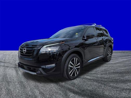Super Black 2023 Nissan Pathfinder Platinum 4WD