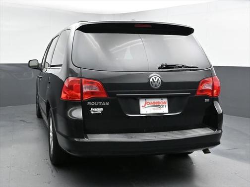 2014 Volkswagen Routan SE