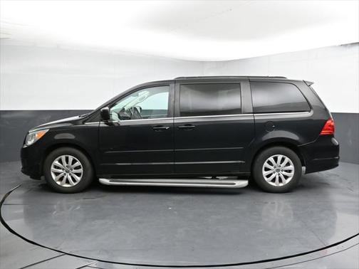 2014 Volkswagen Routan SE