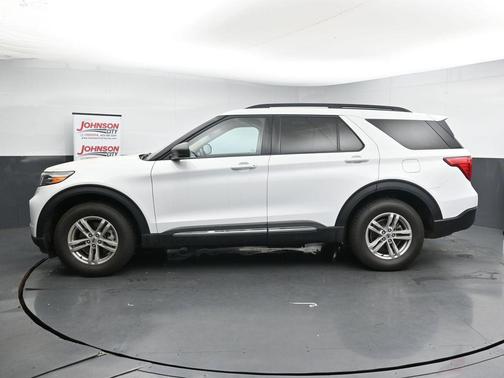 Oxford White 2024 Ford Explorer XLT