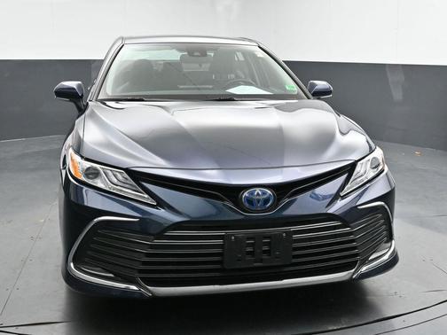 2021 Toyota Camry Hybrid XLE