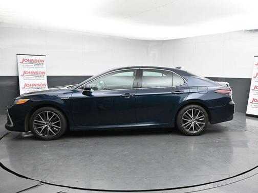 2021 Toyota Camry Hybrid XLE