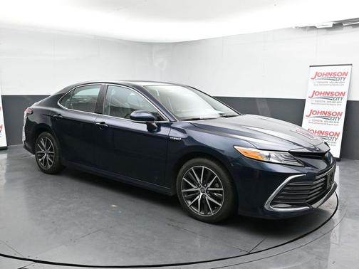 2021 Toyota Camry Hybrid XLE