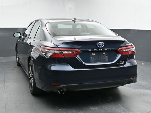 2021 Toyota Camry Hybrid XLE