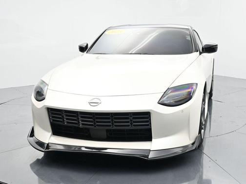 Pearl White/Super Black 2025 Nissan Z Sport Automatic Transmission