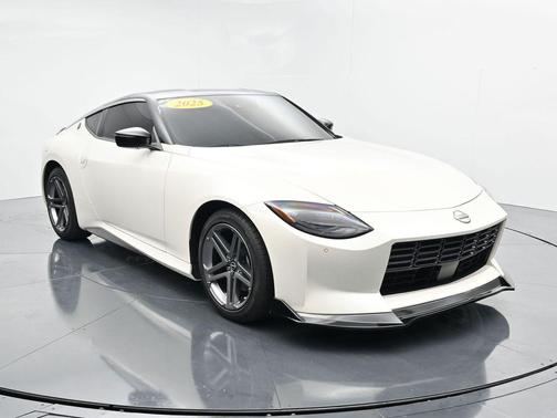 Pearl White/Super Black 2025 Nissan Z Sport Automatic Transmission