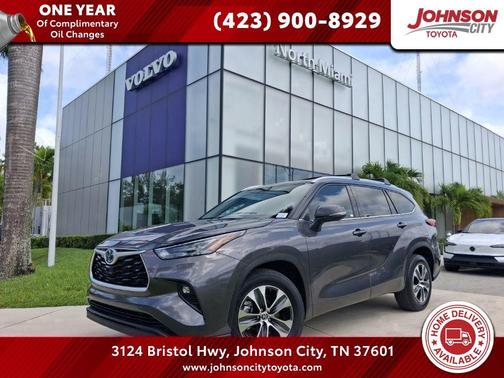 Magnetic Gray Metallic 2022 Toyota Highlander Hybrid XLE