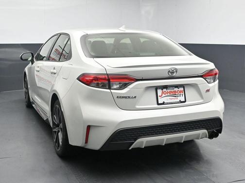 White 2020 Toyota Corolla SE