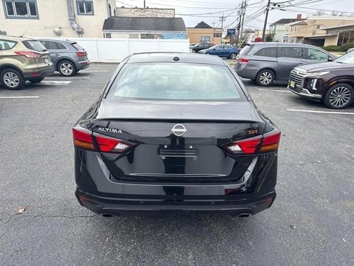 2023 Nissan Altima SR FWD
