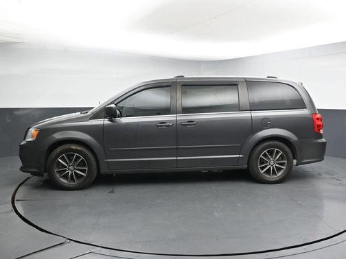 Granite Pearlcoat 2017 Dodge Grand Caravan SXT