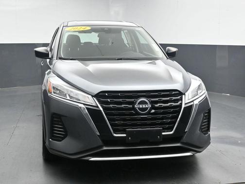 Gun Metallic 2024 Nissan Kicks S