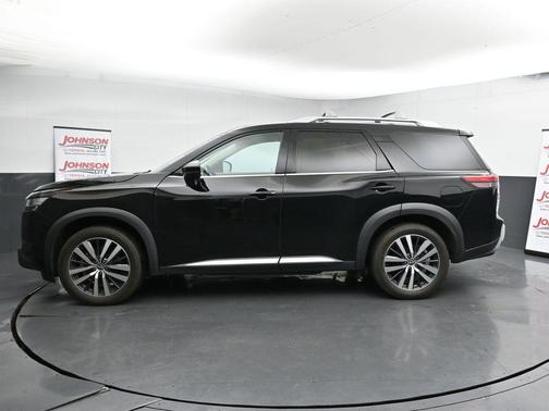 2022 Nissan Pathfinder Platinum 4WD