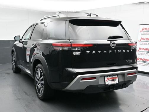 2022 Nissan Pathfinder Platinum 4WD