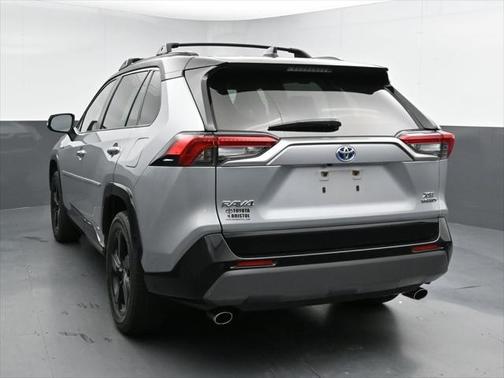 2020 Toyota RAV4 Hybrid SE