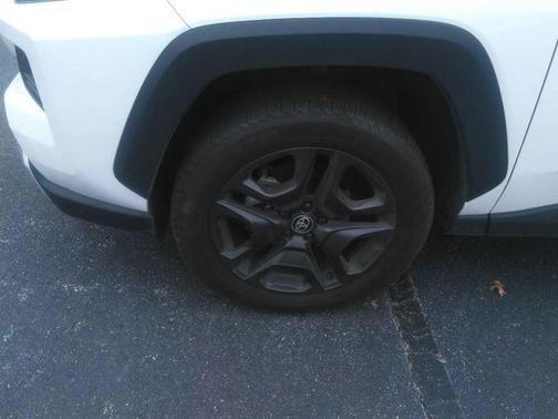 Ice Cap 2024 Toyota RAV4 Adventure
