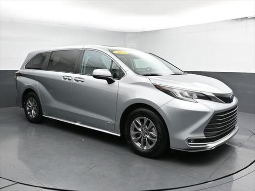 2021 Toyota Sienna XLE