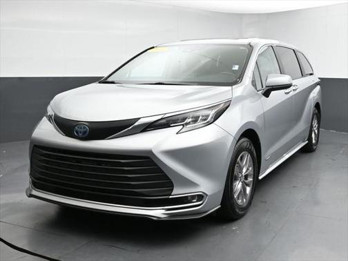 2021 Toyota Sienna XLE