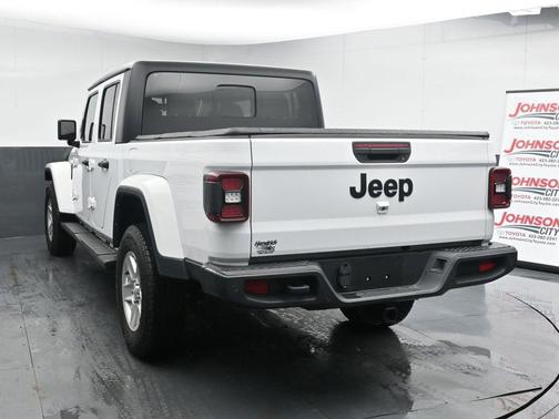 2022 Jeep Gladiator Sport S