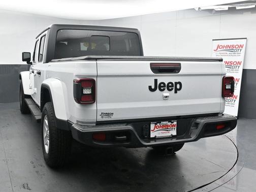 2022 Jeep Gladiator Sport S