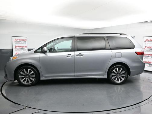 2018 Toyota Sienna LE