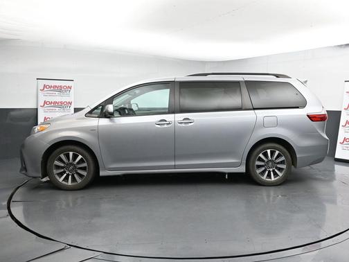 2018 Toyota Sienna LE