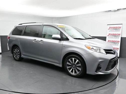 2018 Toyota Sienna LE